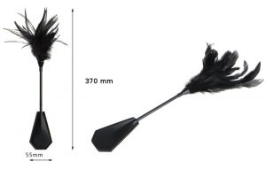 Minifusta con Plumas Largas